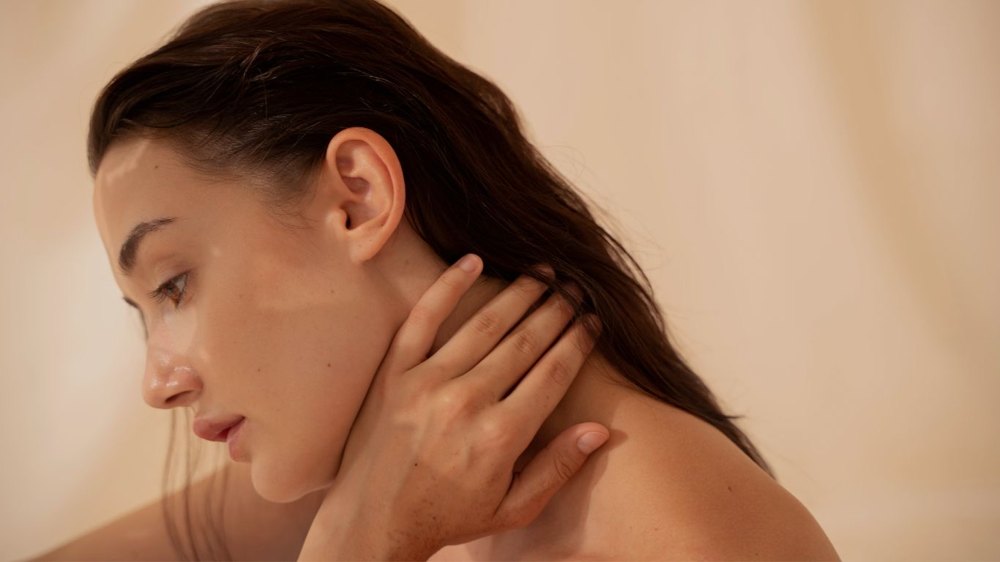 Kosmetische Behandlungen, Wimpern, Augenbrauen & Gesicht